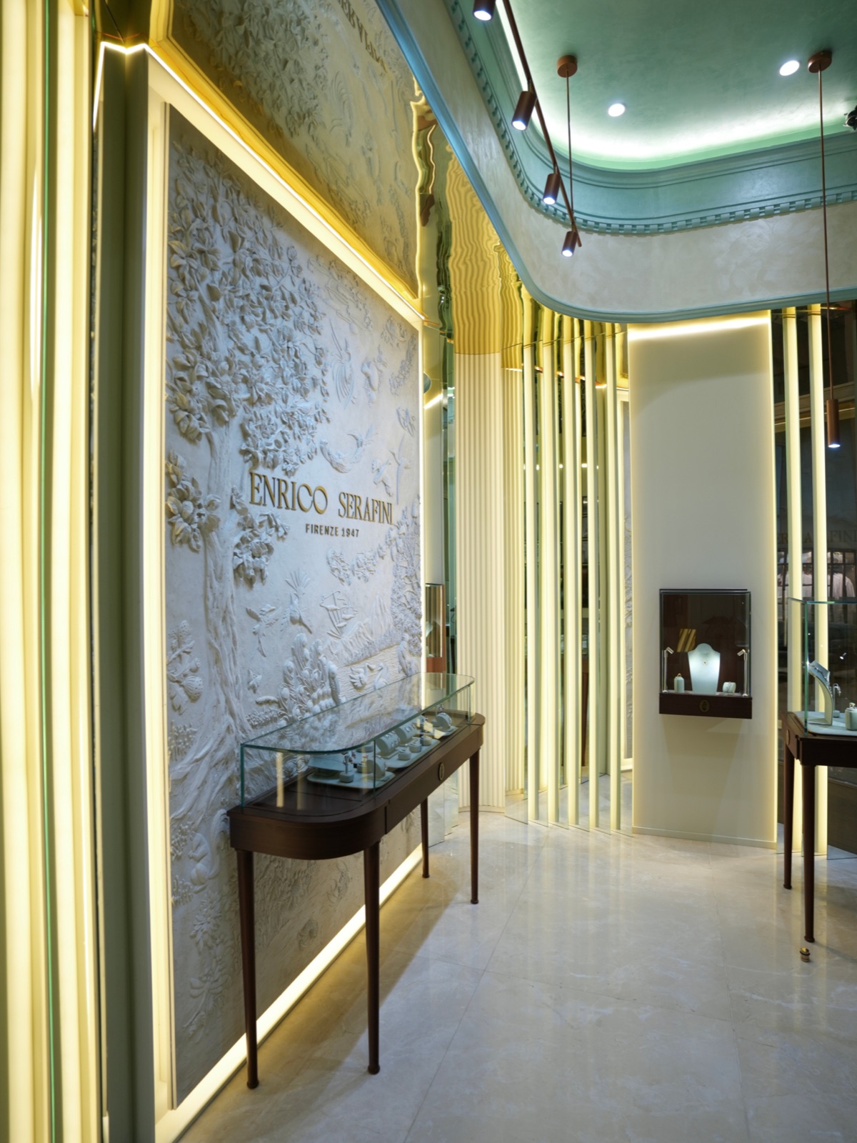 Enrico Serafini boutique interior